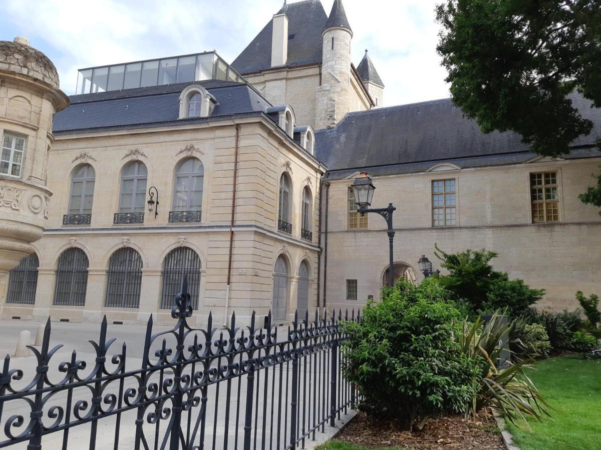Le Verrerie : Centre Historique Dijon Apartamento Exterior foto